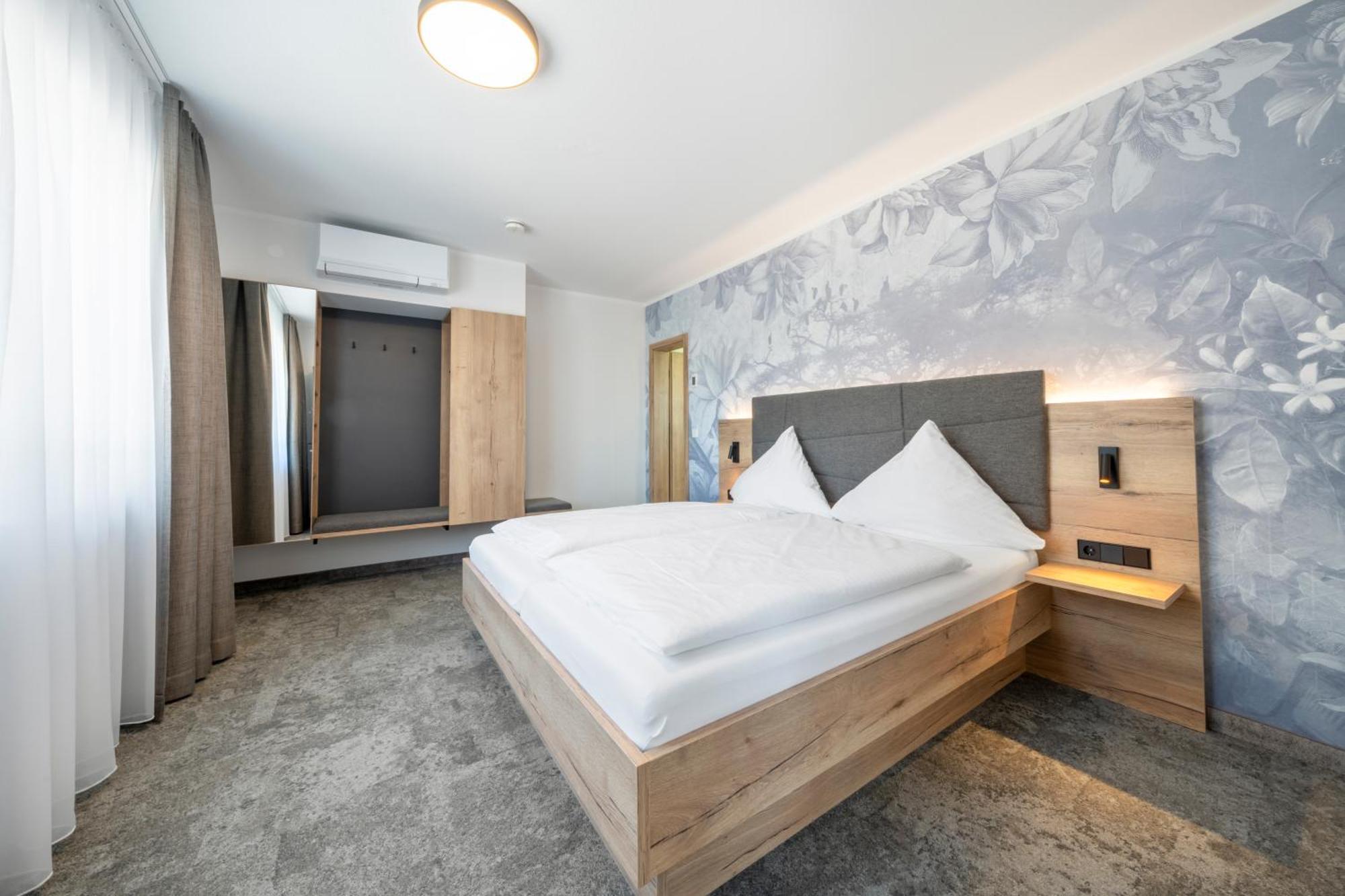 Koepfers Steinbuck Hotel Bischoffingen Kültér fotó